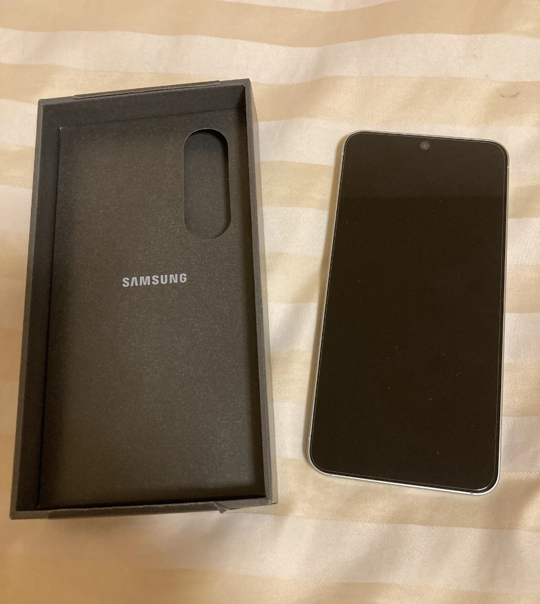 10/1 22時に三ツ境にて　新品同様　国内版SIMフリー　Galaxy S25 ミントの写真2枚目