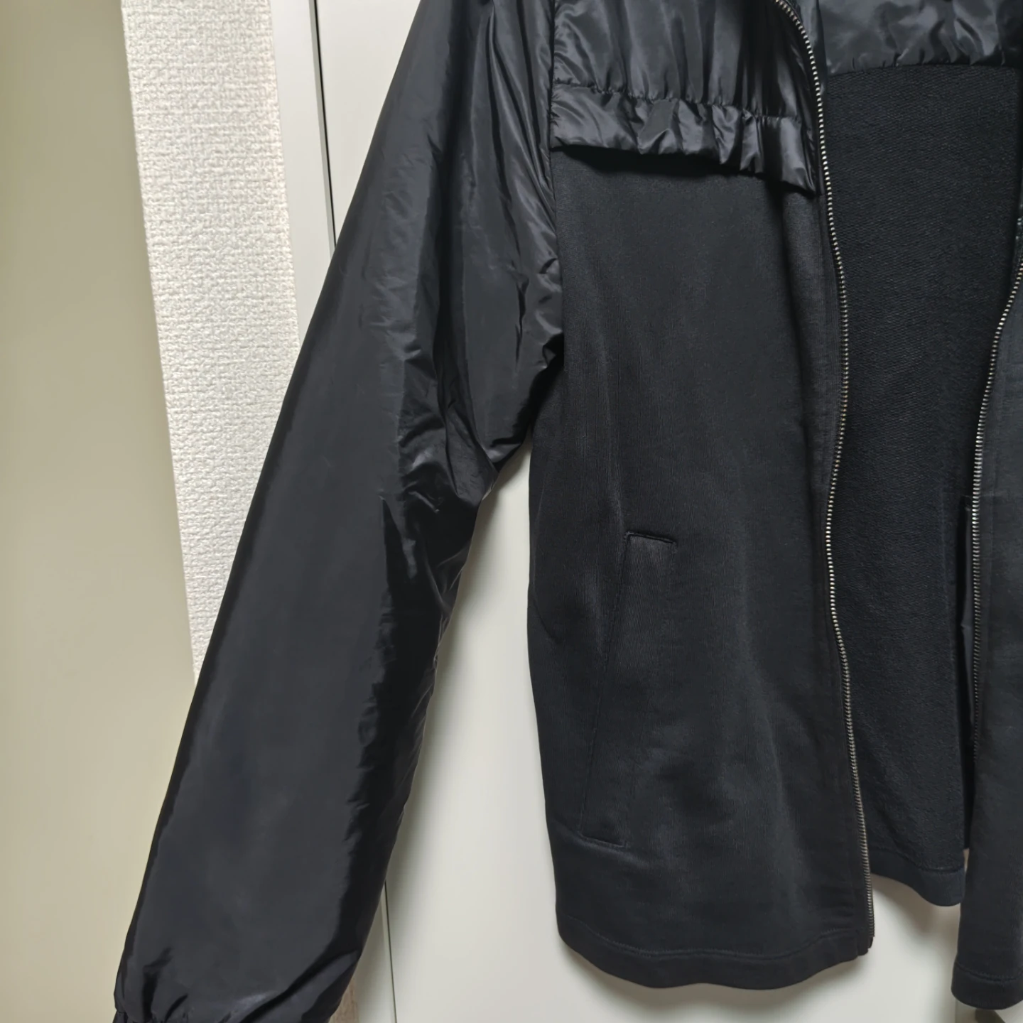 PRADA SPORT ナイロン ジャケット 黒 M フード付き　プラダスポーツの写真2枚目