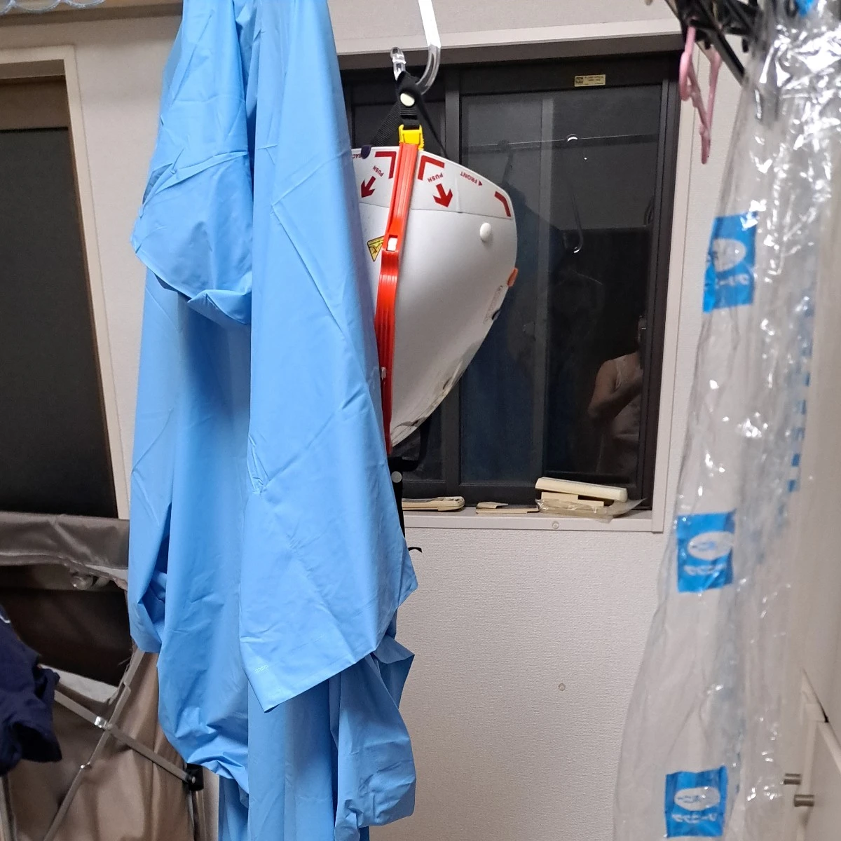 防災畳みヘルメットとラインポンチョの写真3枚目