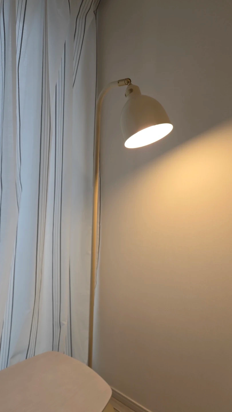 IKEA スタンドライト ロードフリーク(ライトベージュ)の写真2枚目