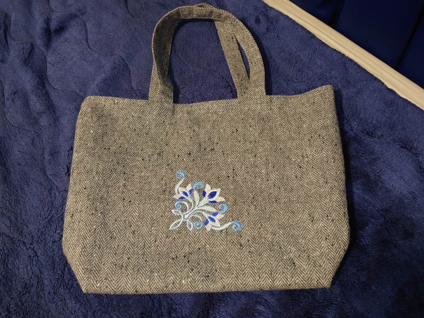 ヘリンボーン柄 トートバッグ 刺繍入り