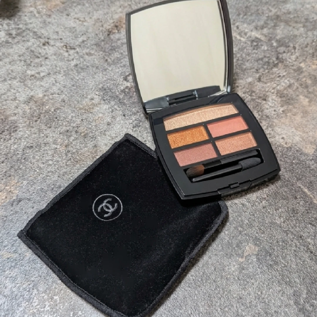 【未使用】CHANEL シャネル レ ベージュ パレット ルガール アイシャドウ ゴールデン  +でボックス、ショッパー付きますの写真2枚目