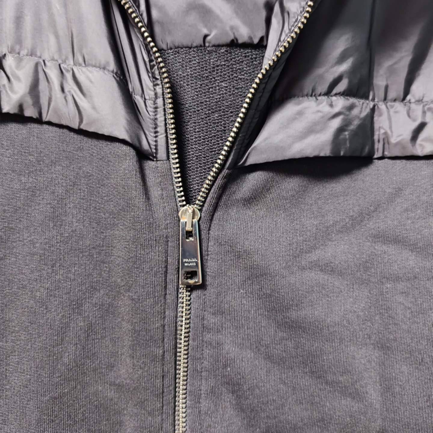 PRADA SPORT ナイロン ジャケット 黒 M フード付き　プラダスポーツの写真8枚目