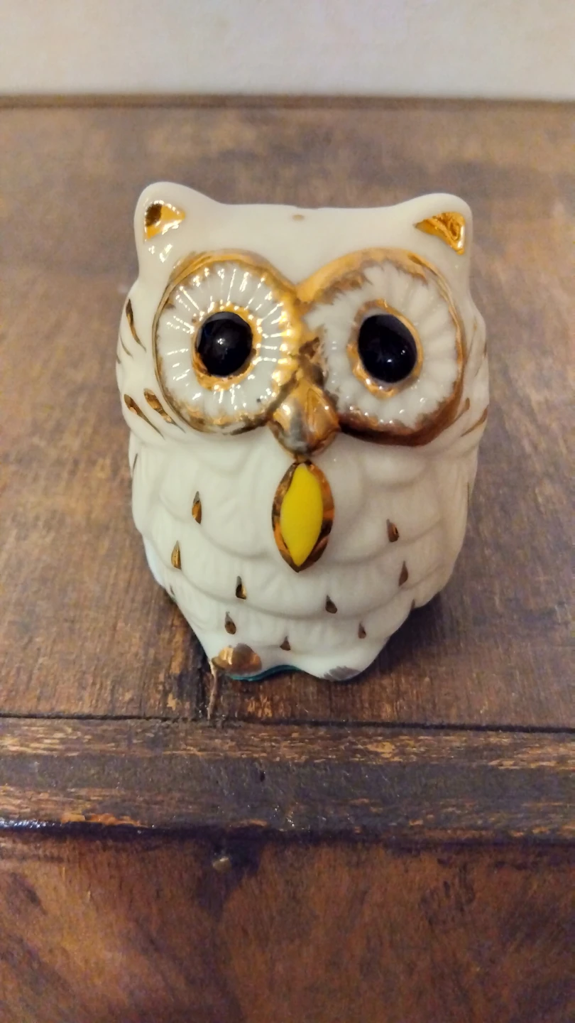フクロウの置物