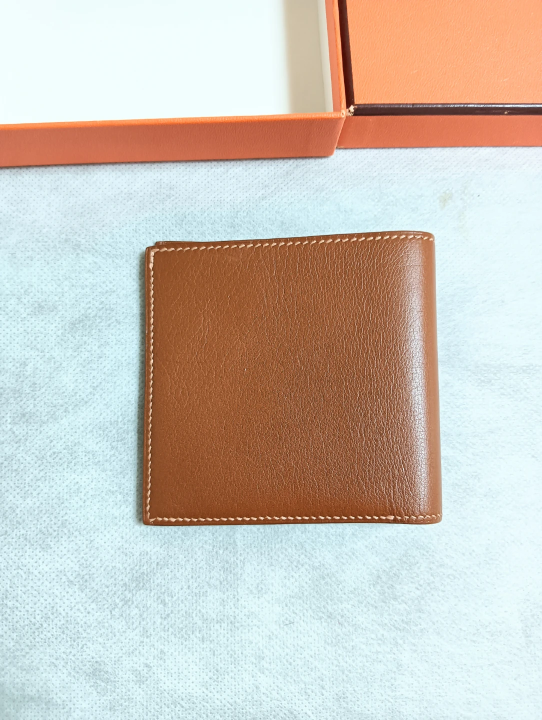 美品。HERMES エルメス 2つ折り財布 札入れの写真2枚目