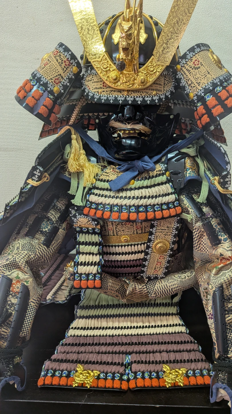 五月人形 鎧兜一式 屏風付き 0円 【遠方配送可】の写真3枚目