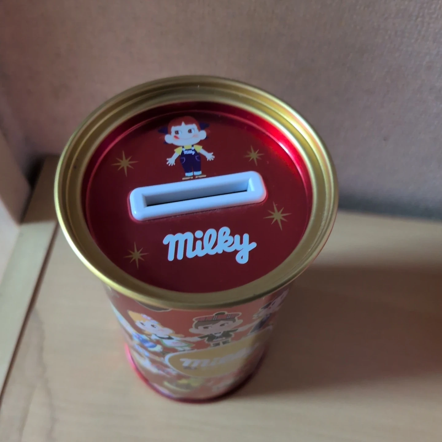 ペコちゃん缶貯金箱の写真2枚目
