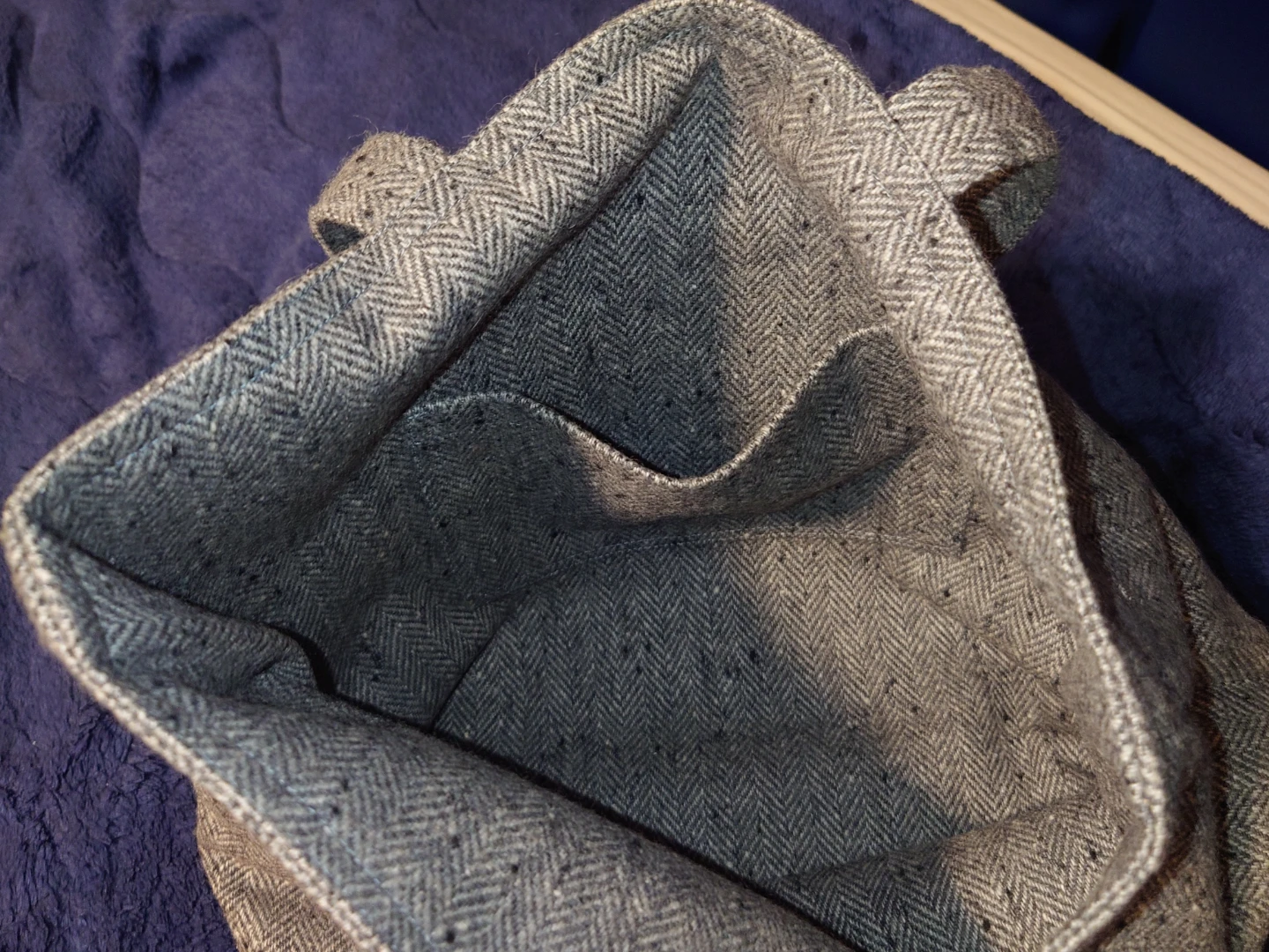 ヘリンボーン柄 トートバッグ 刺繍入りの写真3枚目