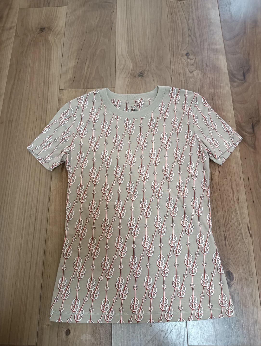 未使用品。HERMES エルメス クリケティス 総柄モチーフ Tシャツの写真4枚目
