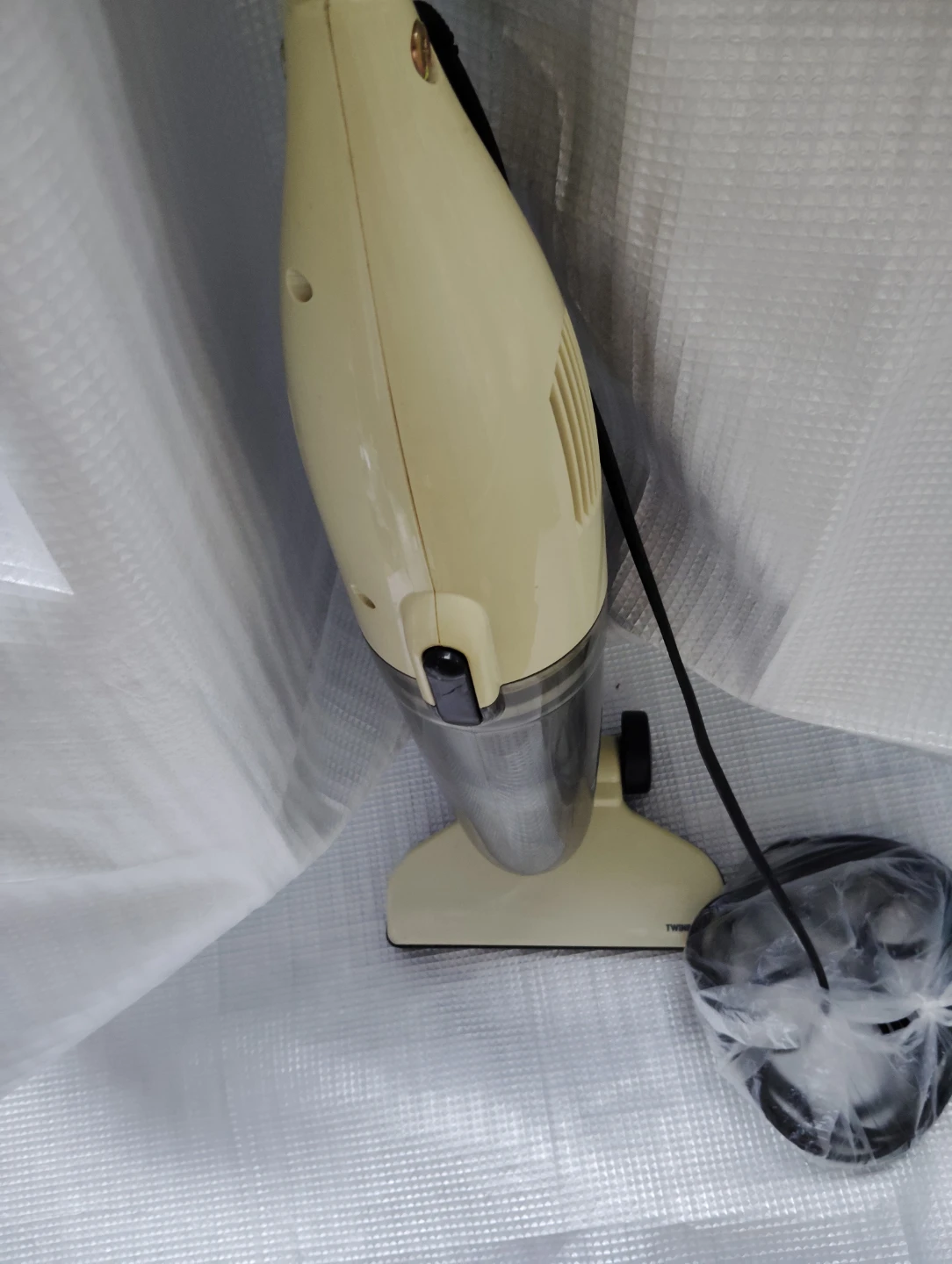 ツインバード スティック掃除機の写真2枚目