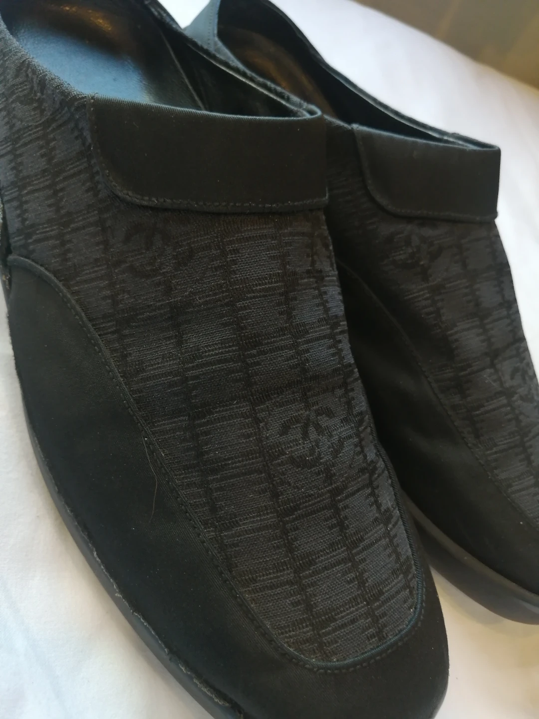 CHANEL ニュートラベルライン スリッポン BLACKの写真2枚目