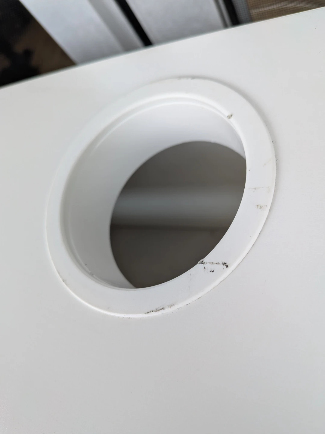 IKEA MICKE デスク ホワイト 73x50の写真2枚目