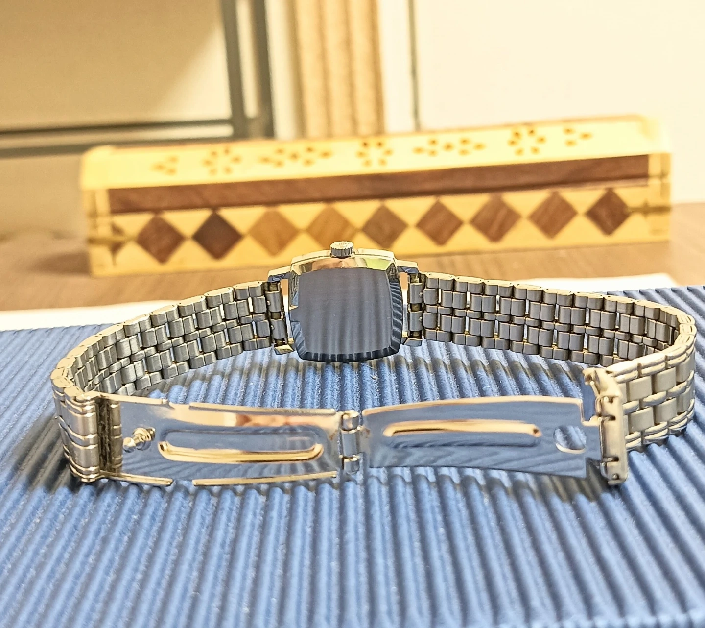 美品。OMEGA オメガ ジュネーブ 手巻き式 スクエア 腕時計の写真3枚目