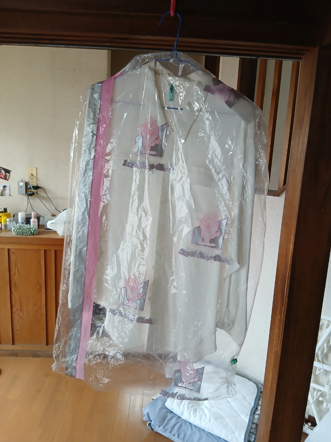 白 長袖シャツ クリーニング済み