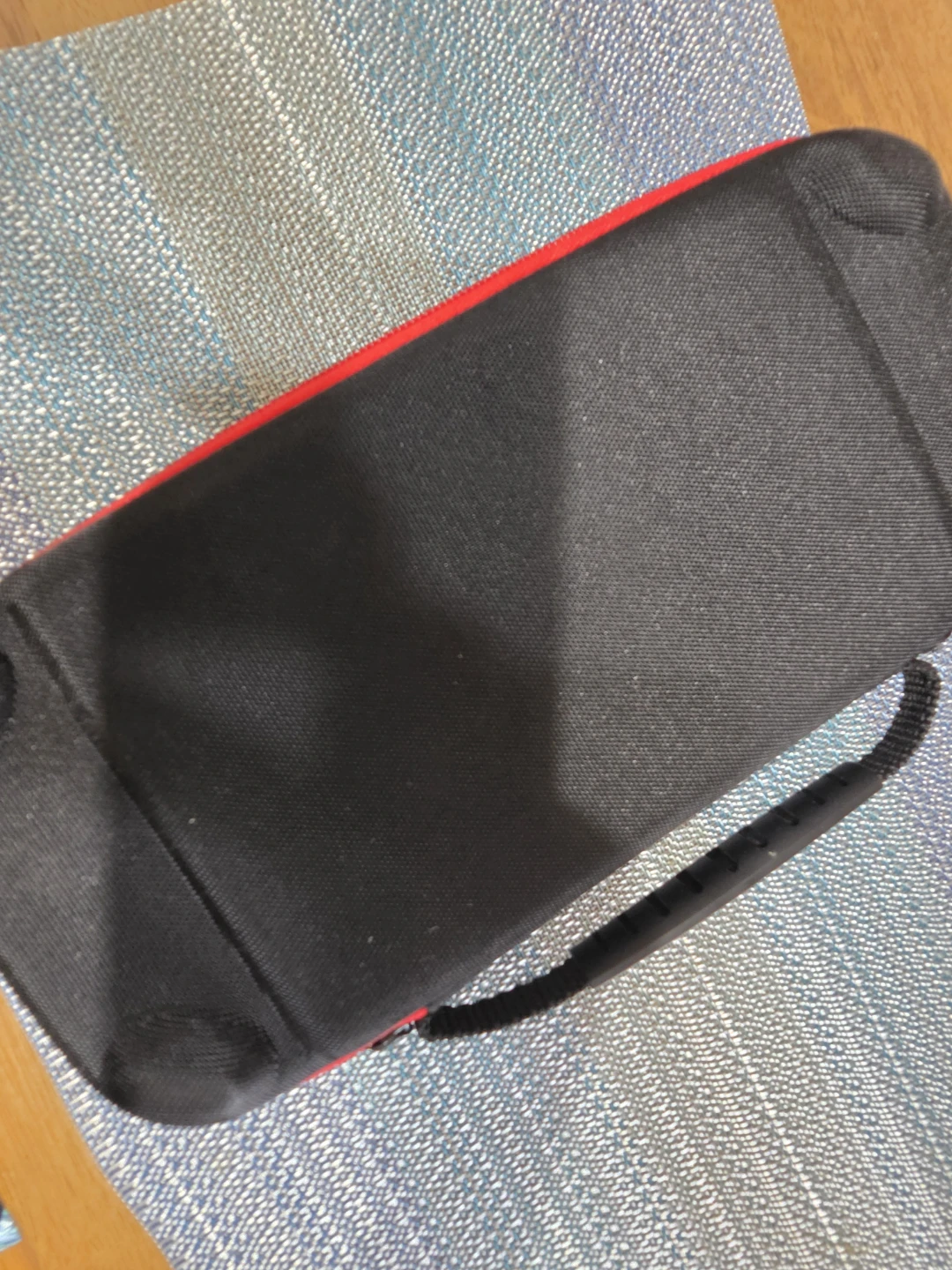 Nintendo Switch キャリングケース ブラック レッドの写真5枚目