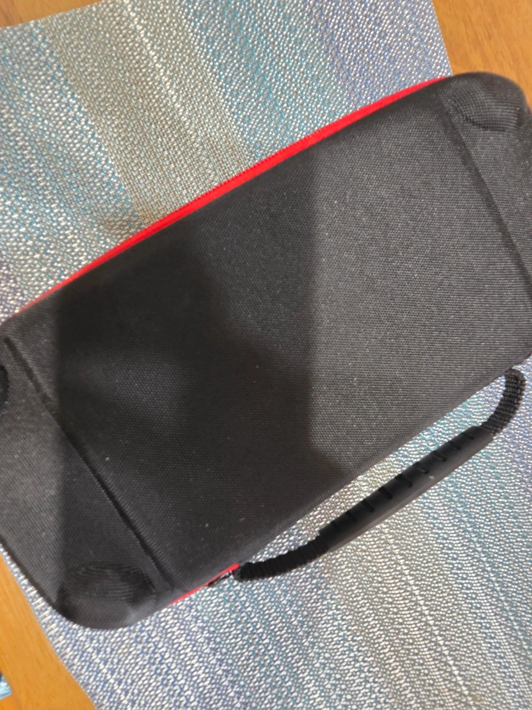Nintendo Switch キャリングケース ブラック レッドの写真5枚目