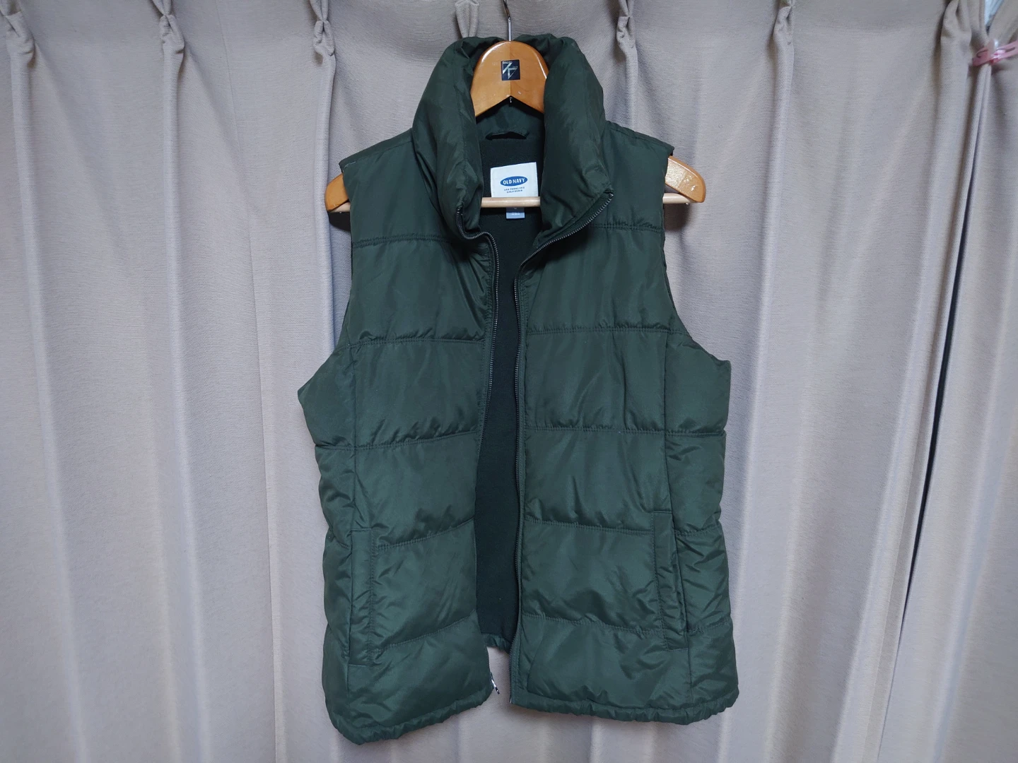 OLD NAVY オールドネイビー 中綿ベスト カーキ Lサイズ