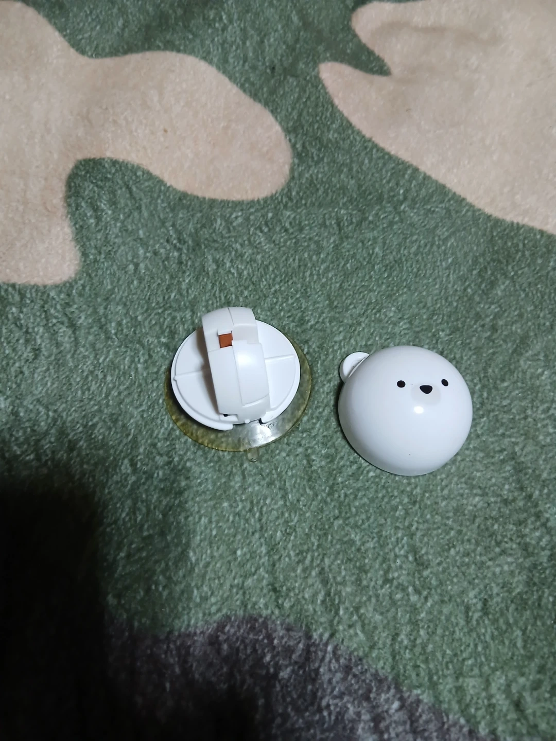 シロクマ 吸盤フック 雑貨の写真2枚目