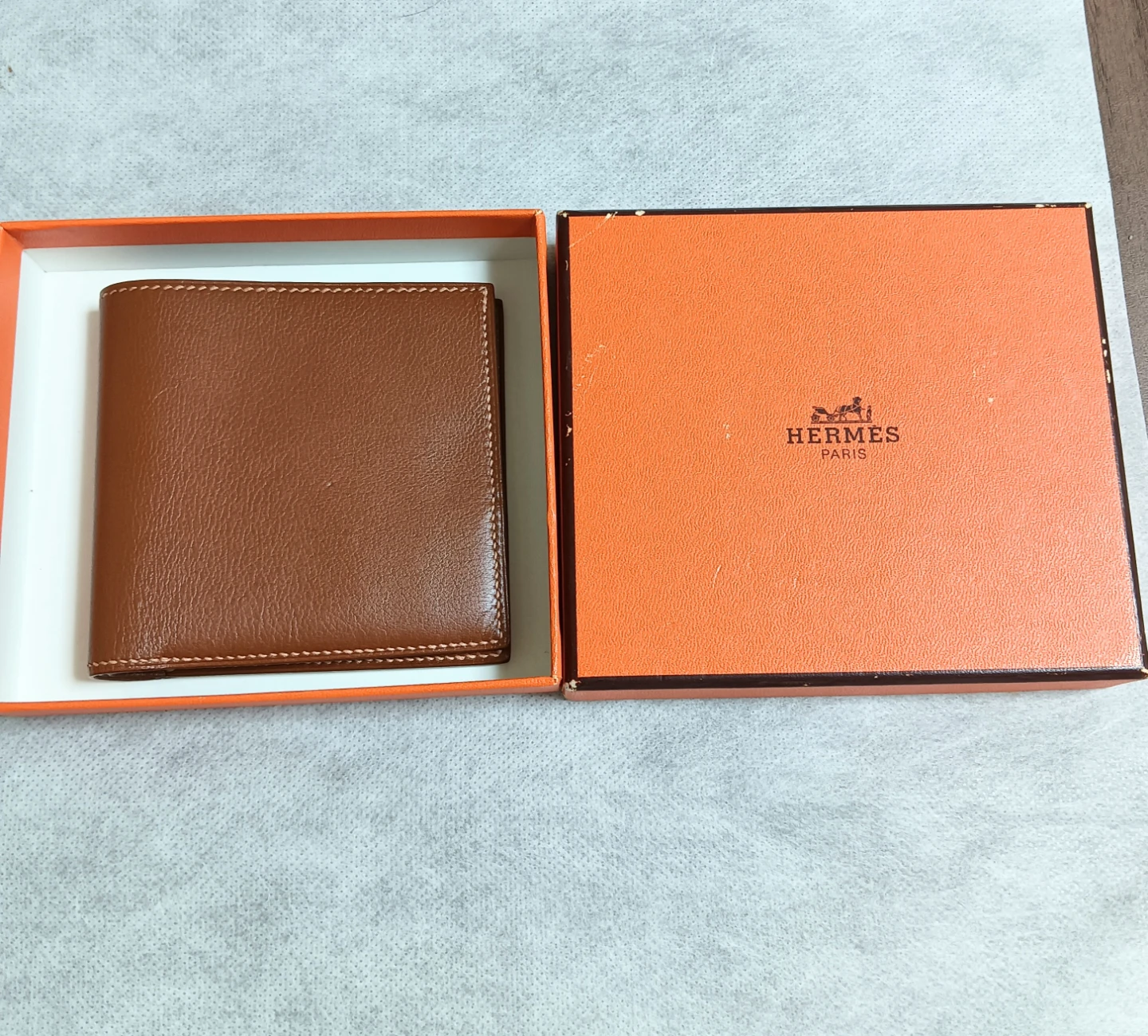 美品。HERMES エルメス 2つ折り財布 札入れ