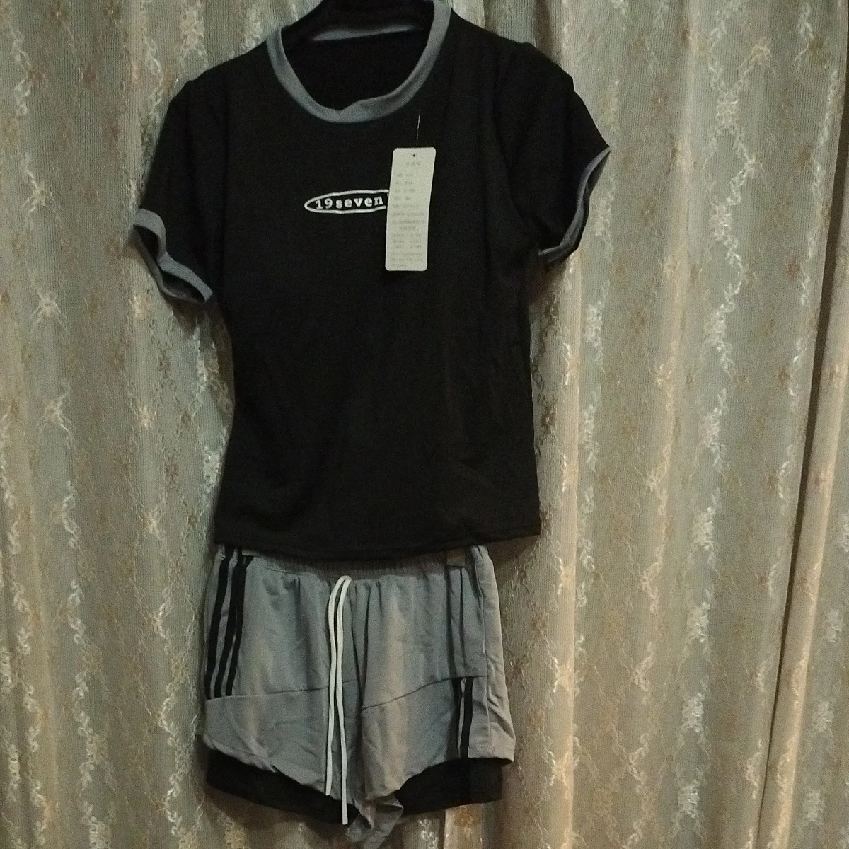 【新品タグ付き】レディース セパレート水着 パット付きTシャツ&2重仕様パンツセット ＸＬブラック グレーラインの写真3枚目