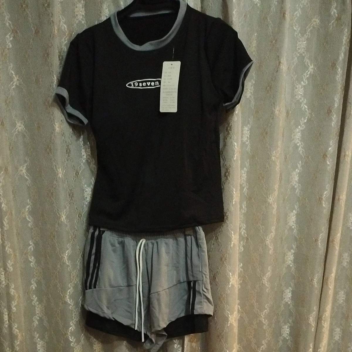 【新品タグ付き】レディース セパレート水着 パット付きTシャツ&2重仕様パンツセット XLブラック グレーラインの写真3枚目