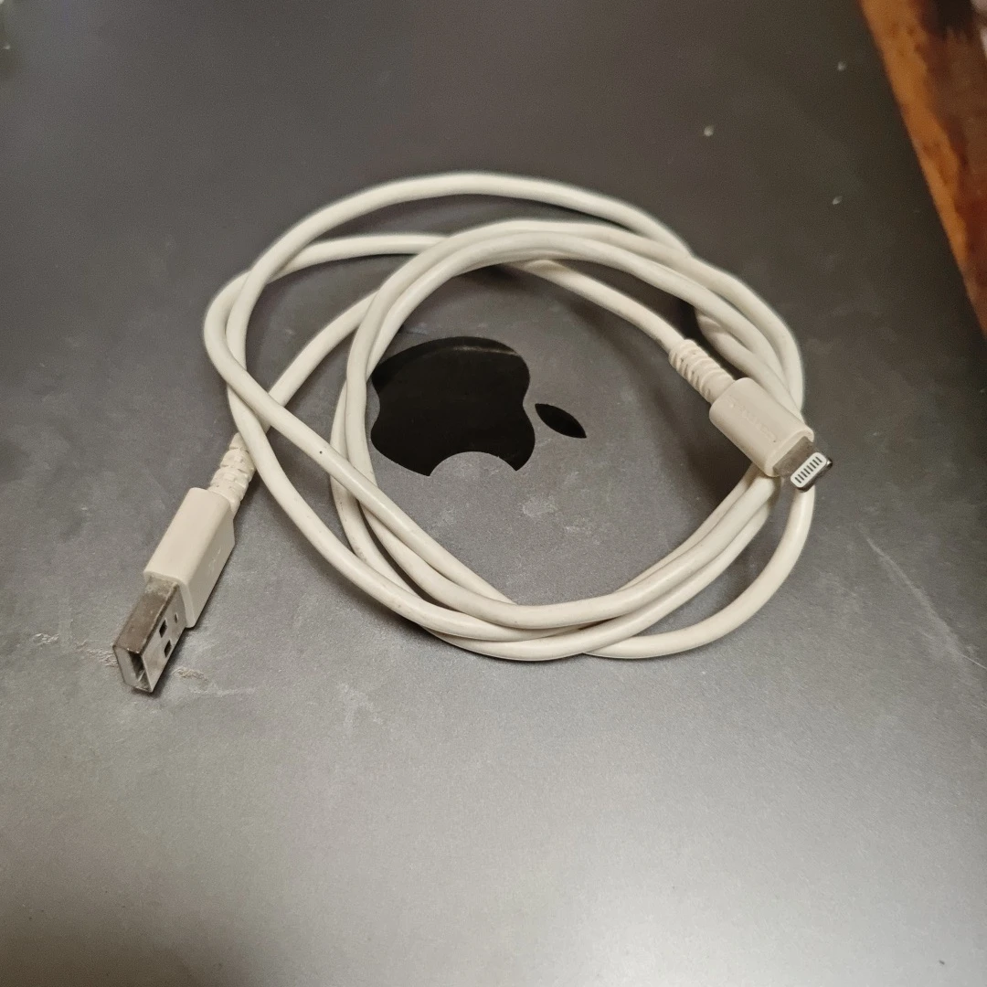 ライトニングケーブル 充電ケーブル