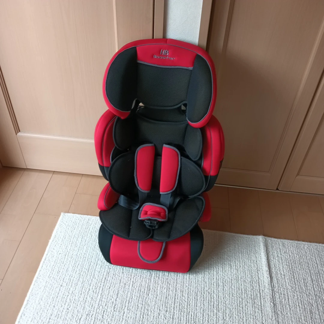 HB Booster チャイルドシート レッドの写真3枚目
