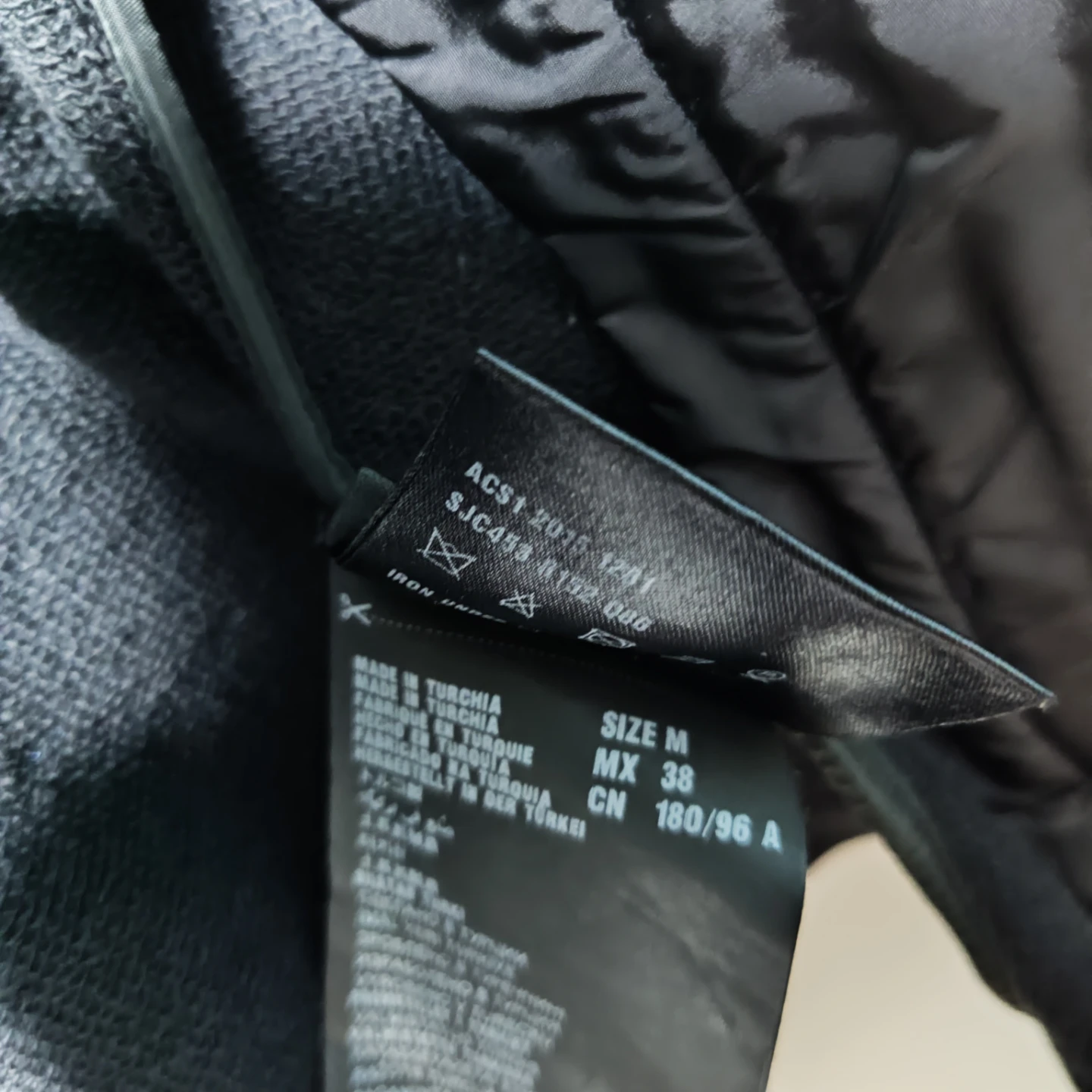 PRADA SPORT ナイロン ジャケット 黒 M フード付き　プラダスポーツの写真6枚目
