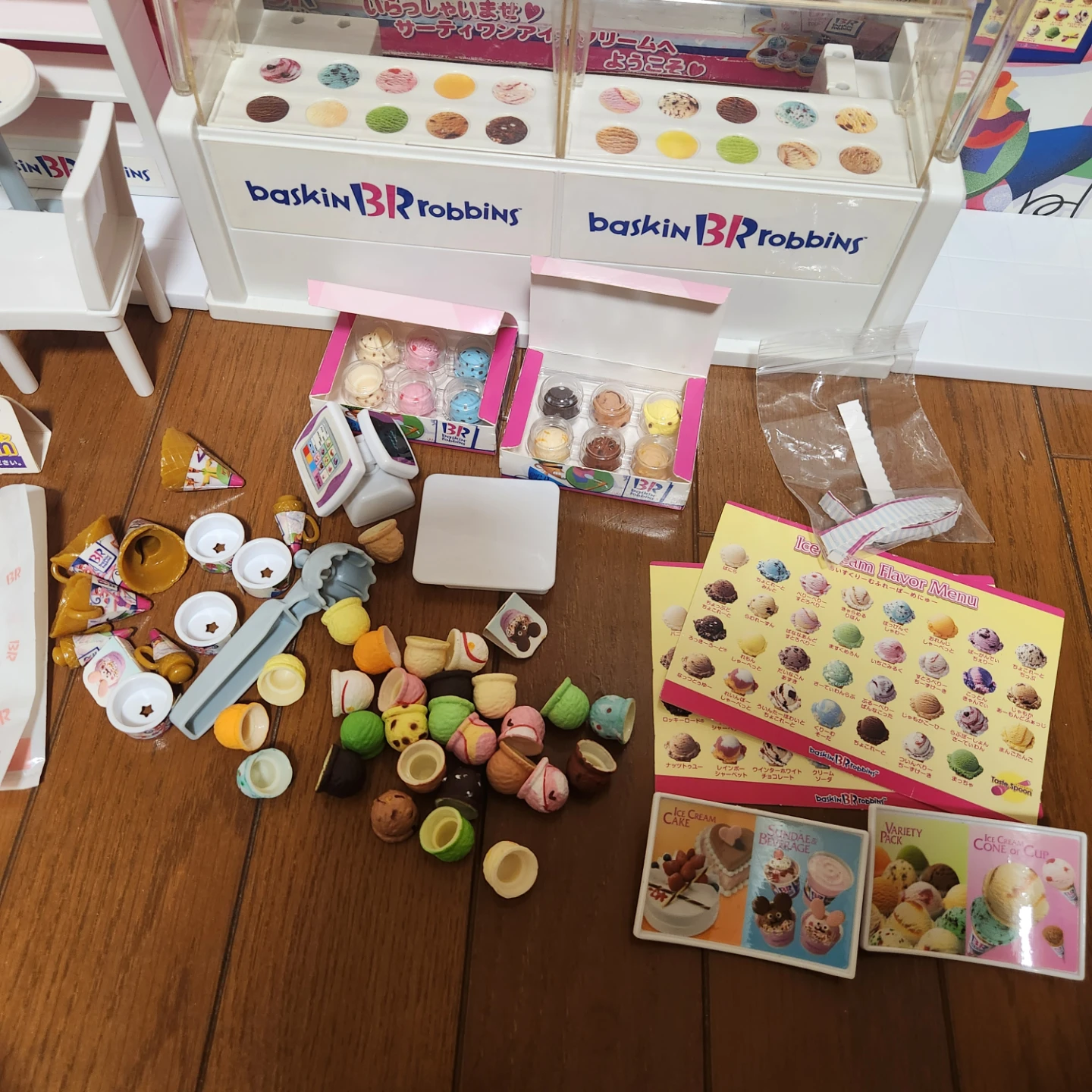 リカちゃん サーティワン アイスクリームショップ  赤い屋根のログハウス　パティシエのケーキ屋さん　シルバニアファミリーの写真4枚目