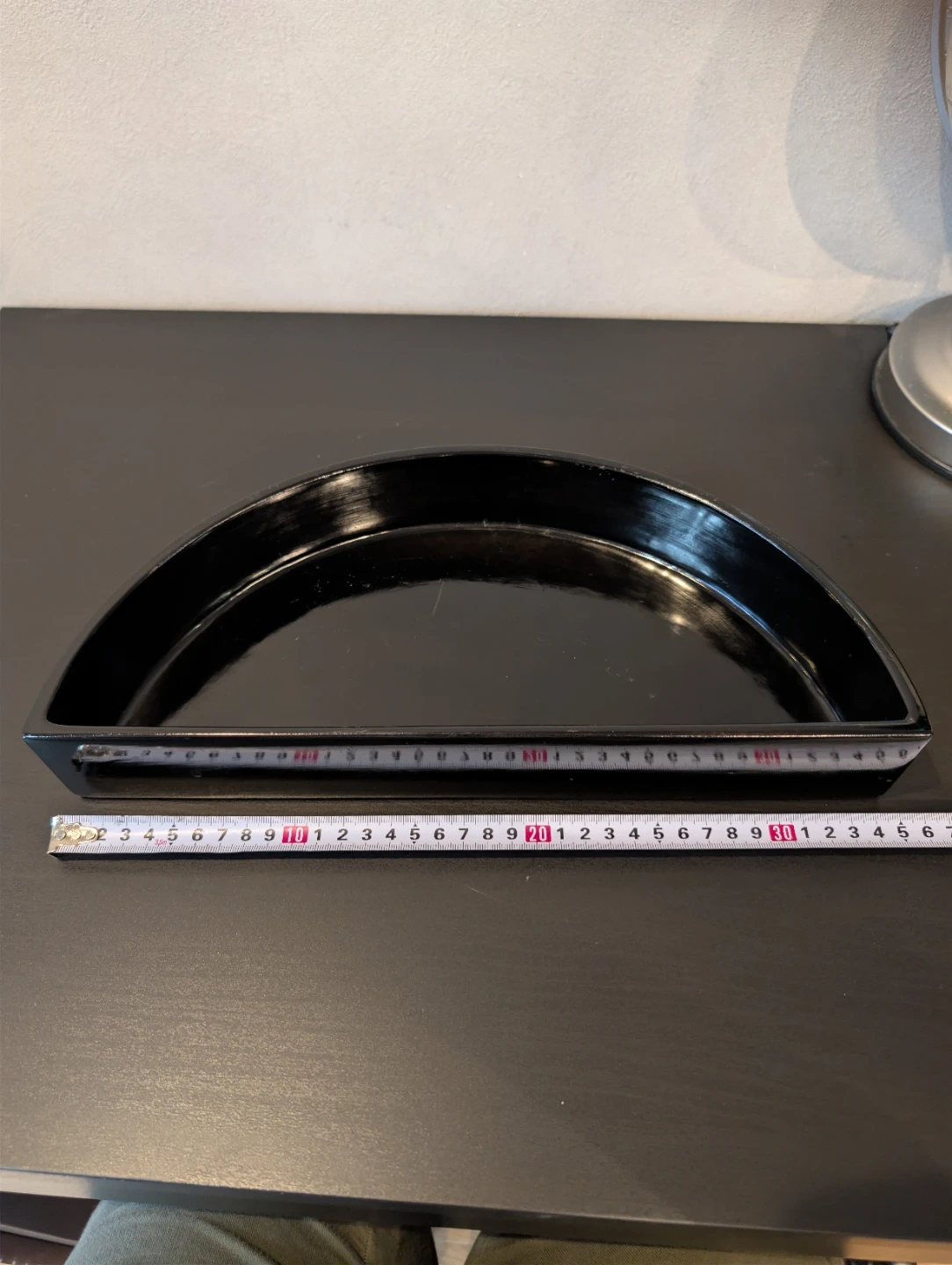 【重量1.4kg】半月型 花器 生け花 華道 黒塗りの写真2枚目