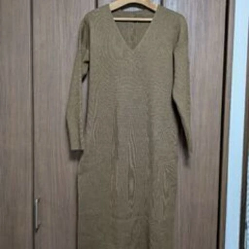 【アソート】※一枚あたり約438円※未使用品含む※ニット、カットソー、ワンピース、チュニック他 合計13点の写真4枚目