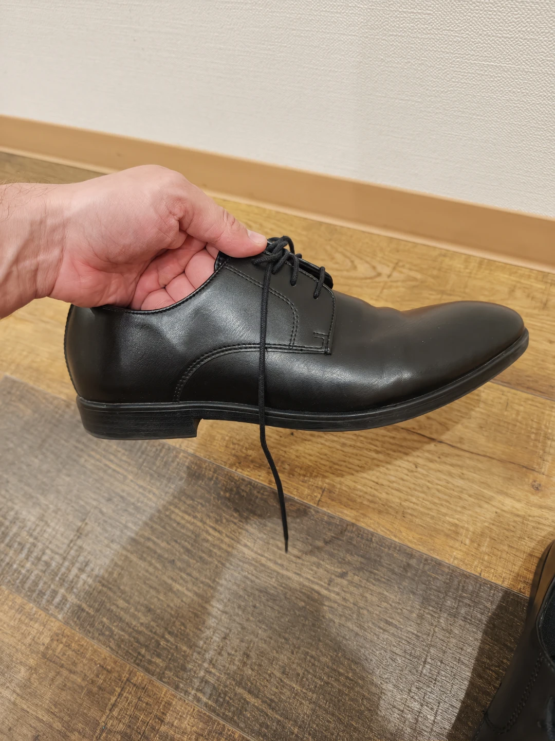 H&M メンズ　フェイクレザー　靴　黒い　27センチの写真6枚目