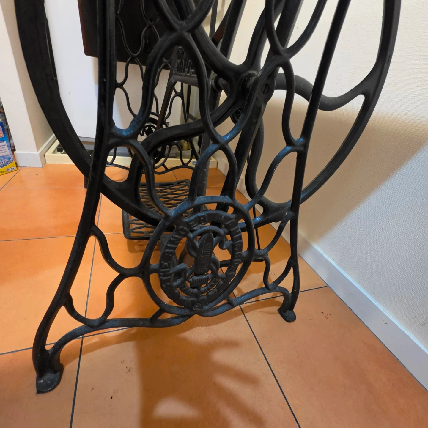 シンガー ミシン脚 アンティークテーブルの写真4枚目