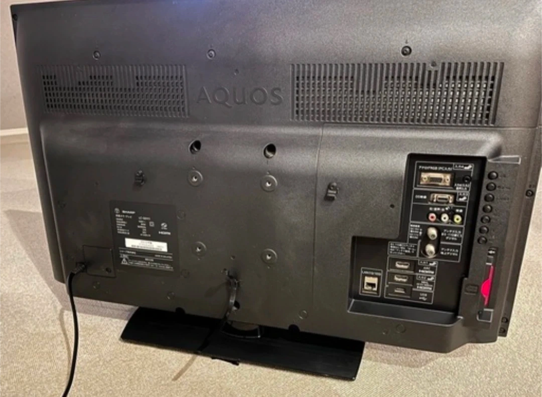 32インチ液晶テレビの写真2枚目