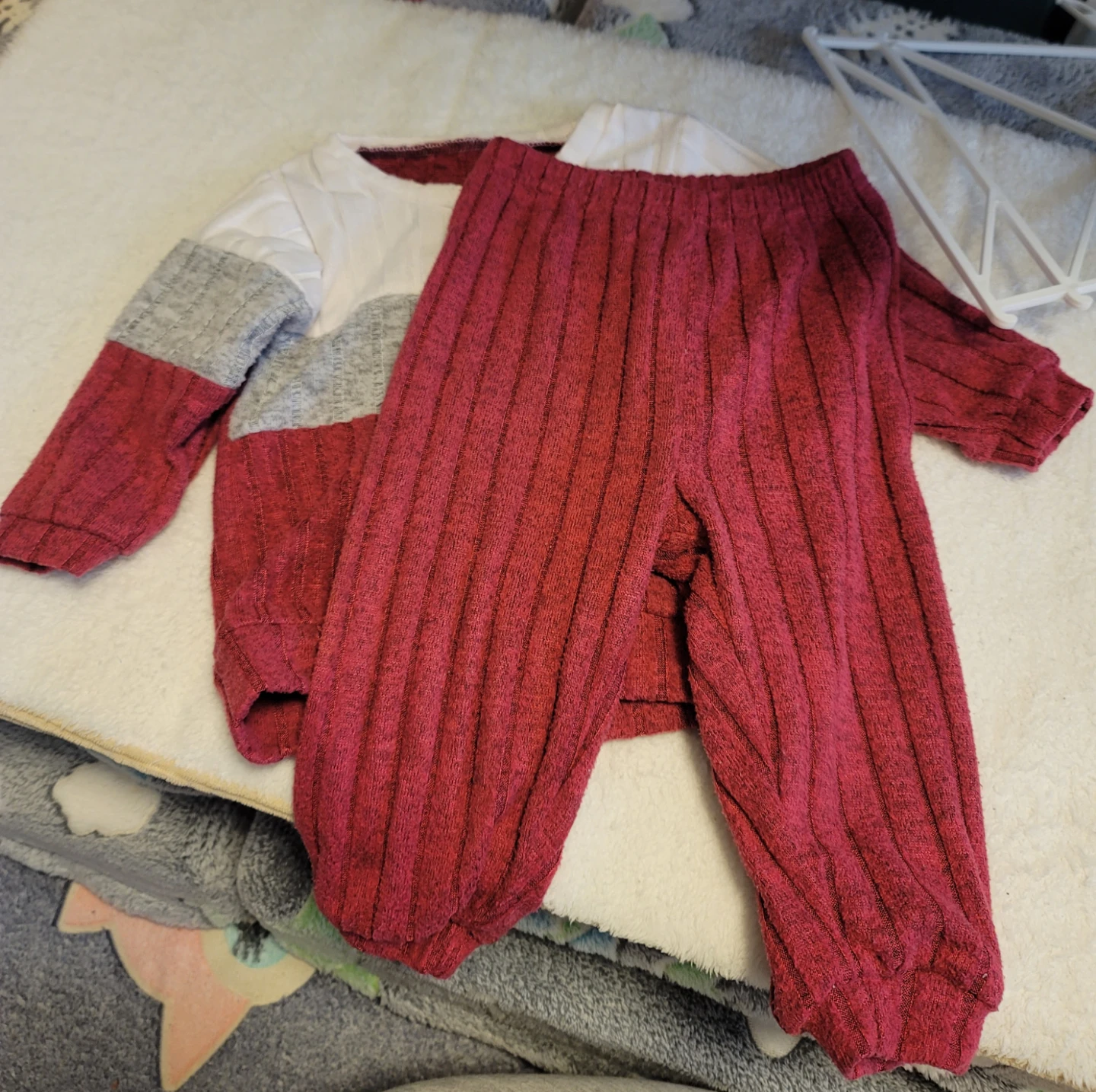 子供服 トップス＆パンツ セット レッド系