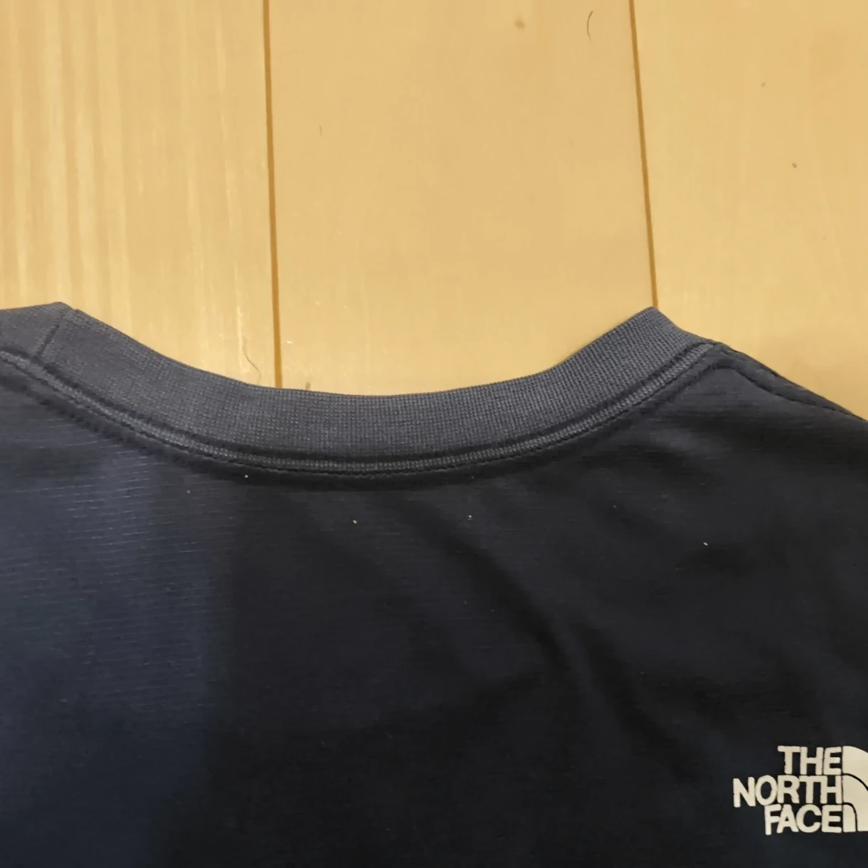 ザノースフェイス Tシャツ NT31524 紺 Mの写真5枚目