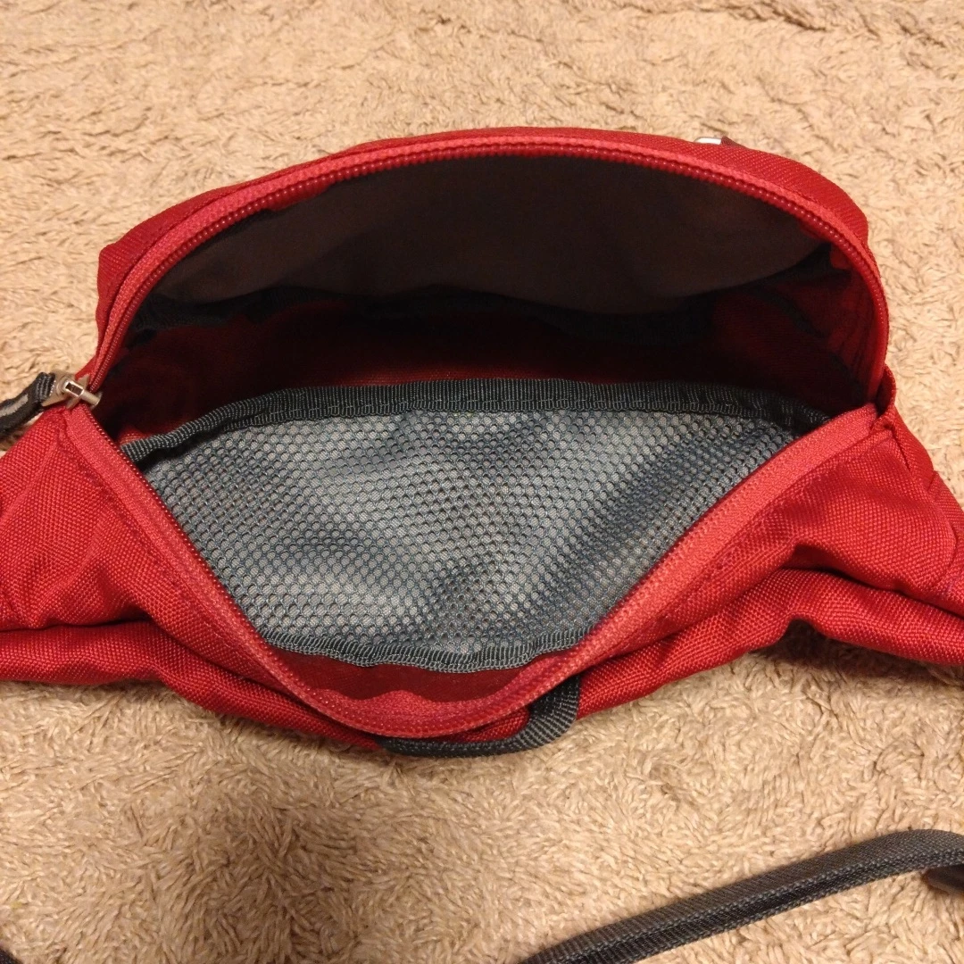 deuter　ドイター　 ウエストポーチ　ボディバッグ　ピンクの写真2枚目
