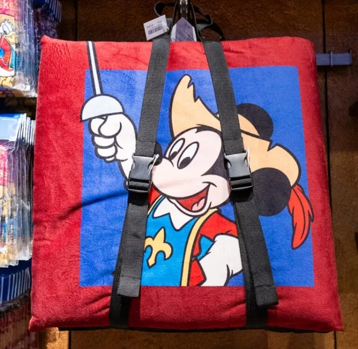 ディズニー 三銃士 座布団 3つ折り
