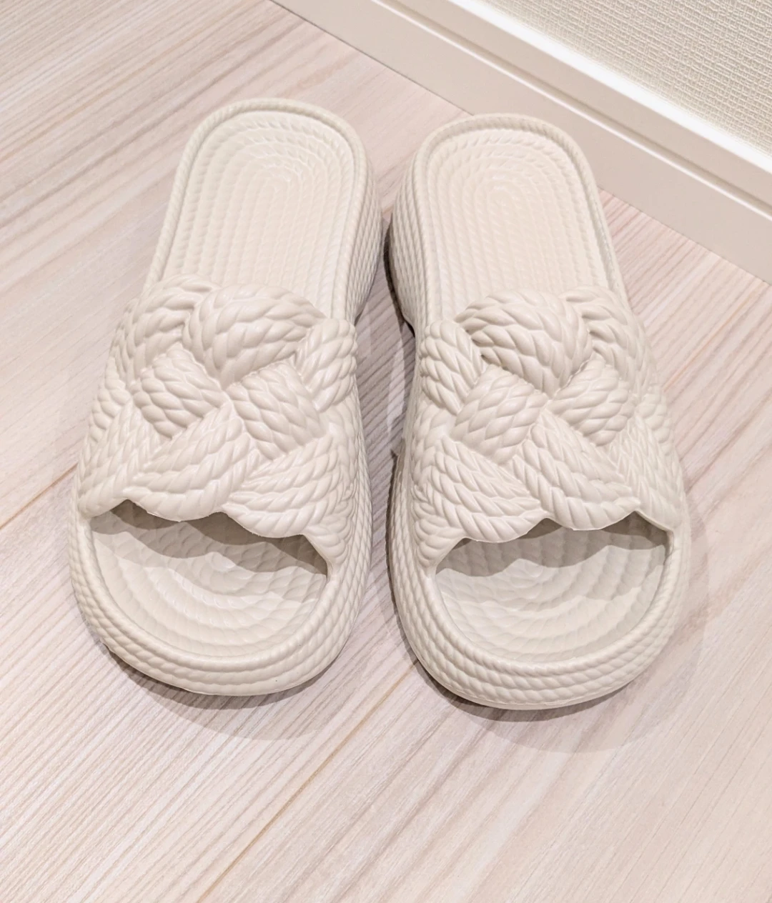 ◇  新品  サンダル  厚底  室内サンダル