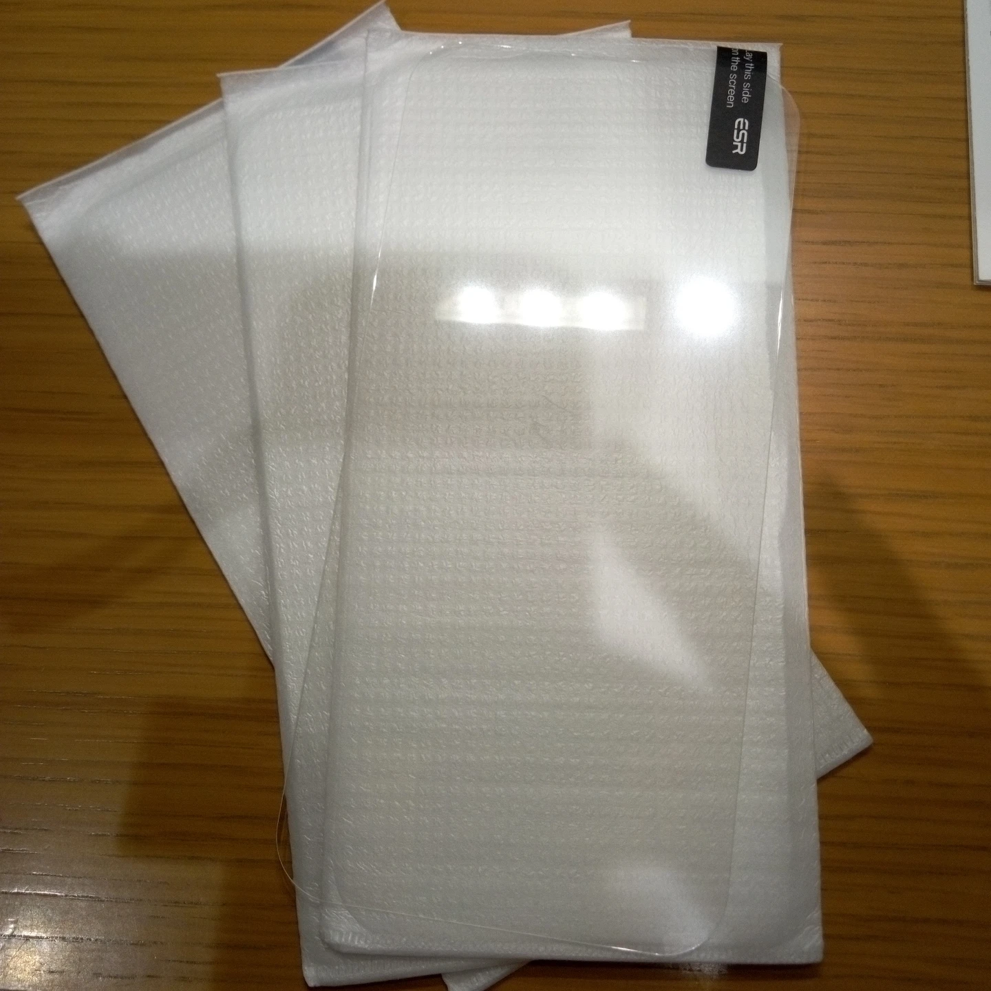 ESR iPhone用 強化ガラスフィルム 6.7インチ 3枚入の写真4枚目