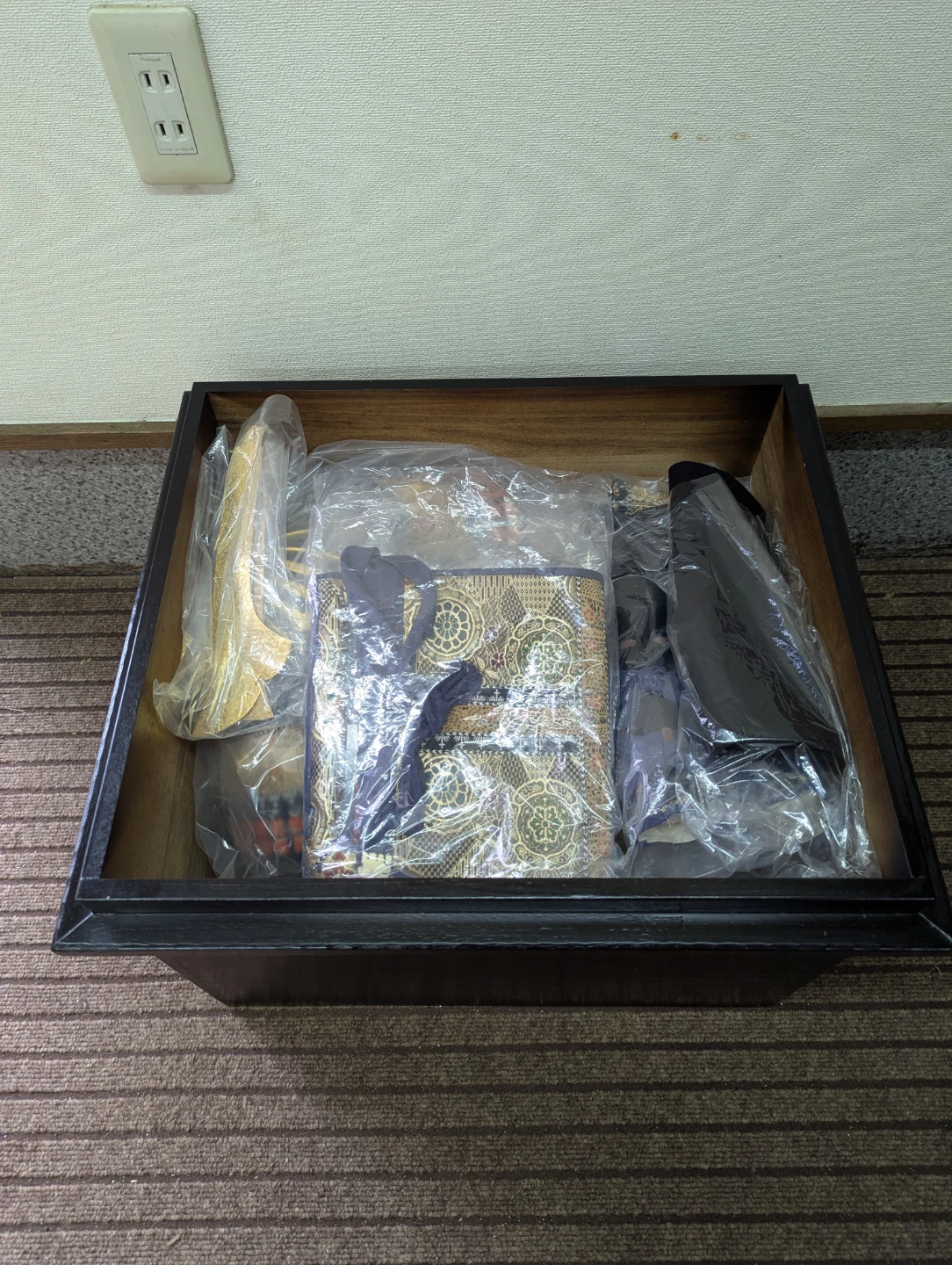 五月人形 鎧兜一式 屏風付き 0円 【遠方配送可】の写真6枚目