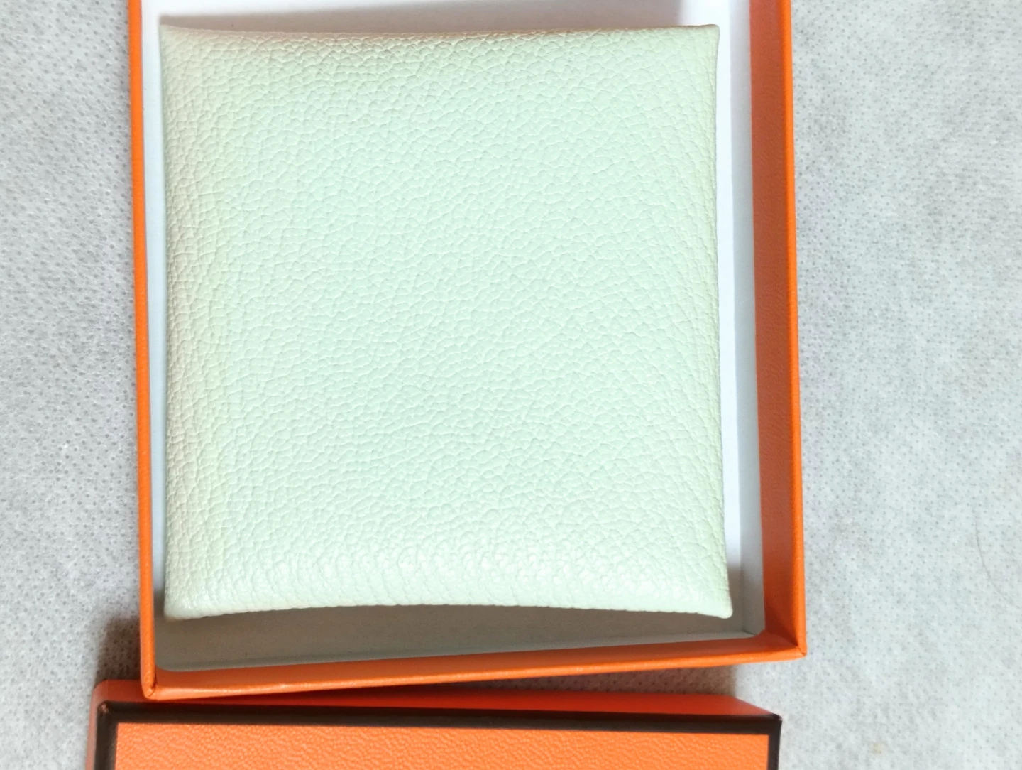 新品同様未使用。HERMES エルメス バスティア シェーブル コインケースの写真9枚目