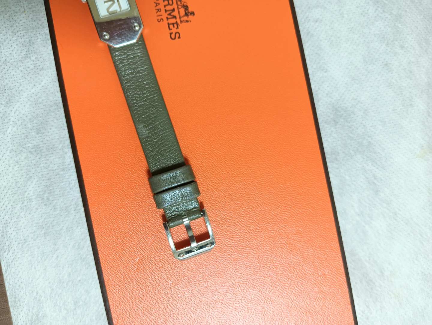 綺麗め。HERMES エルメス ケリー2 腕時計 KT1.210の写真7枚目