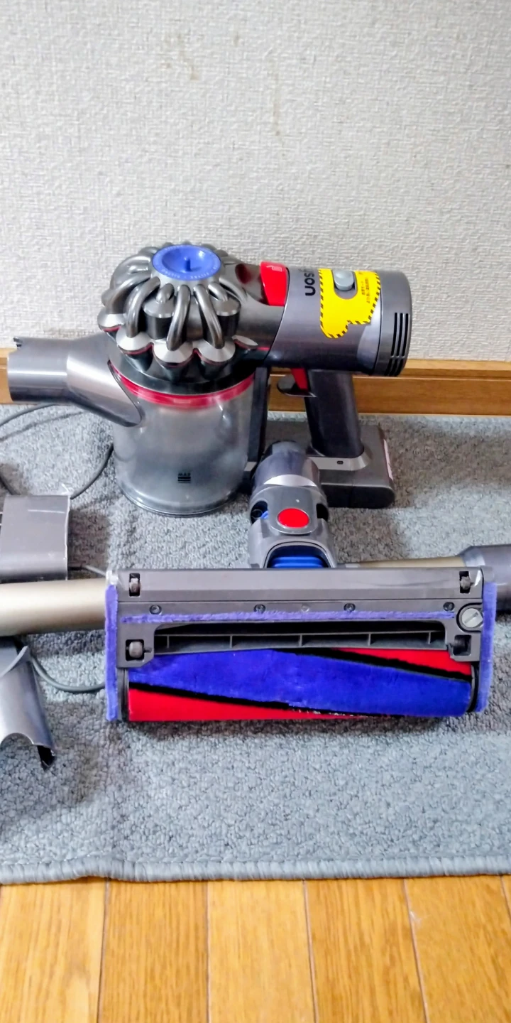 ダイソン SV11 コードレス掃除機　配達可能ですの写真2枚目