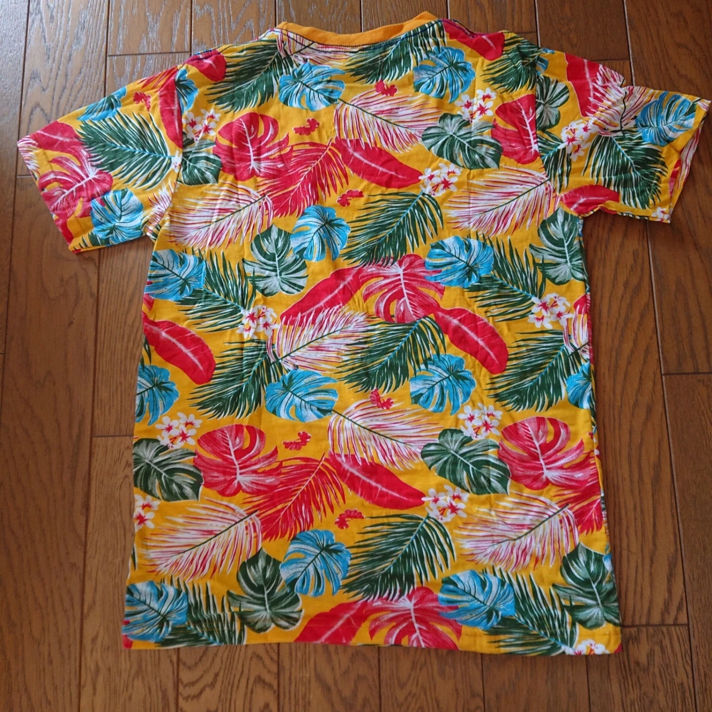 トロピカル柄 半袖Tシャツ イエロー Lサイズの写真8枚目