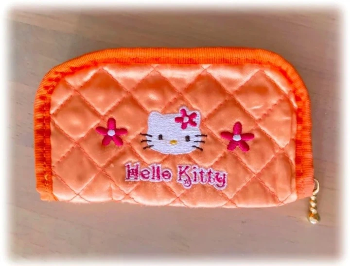 《割引対象品》🔴非売品🔴 🐣Hello Kitty ミニポーチ🐥🐤ピルケース