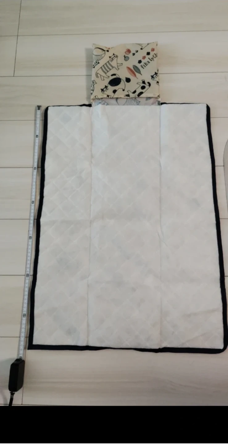 【未使用品】オムツ替シート　ネコ柄