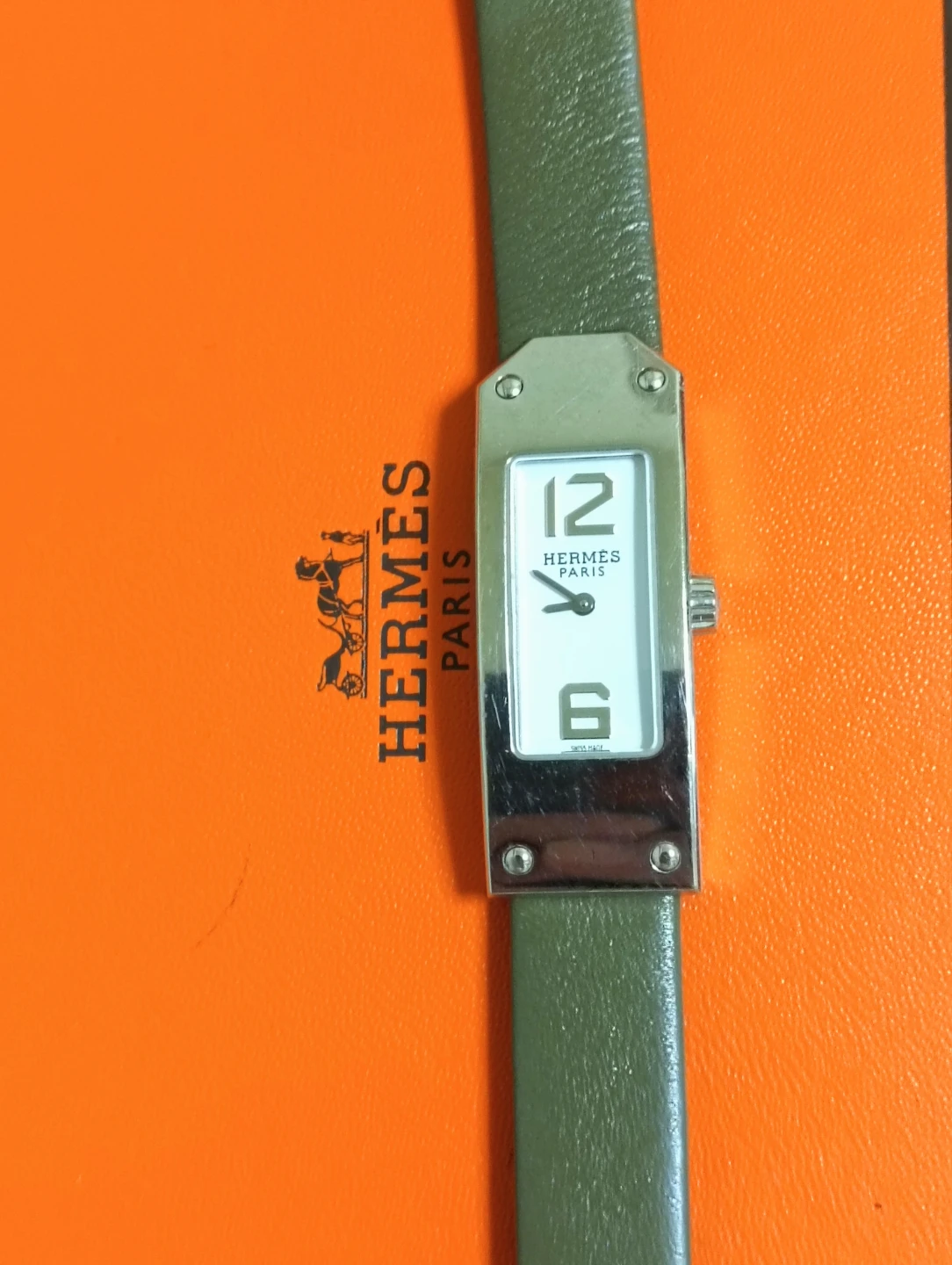 綺麗め。HERMES エルメス ケリー2 腕時計 KT1.210の写真6枚目
