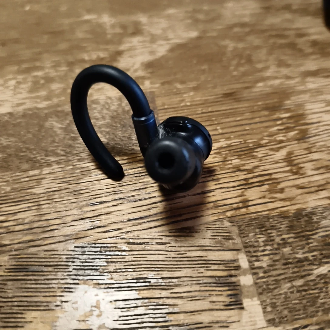 SoundcoreスボーツX20 左耳の写真2枚目