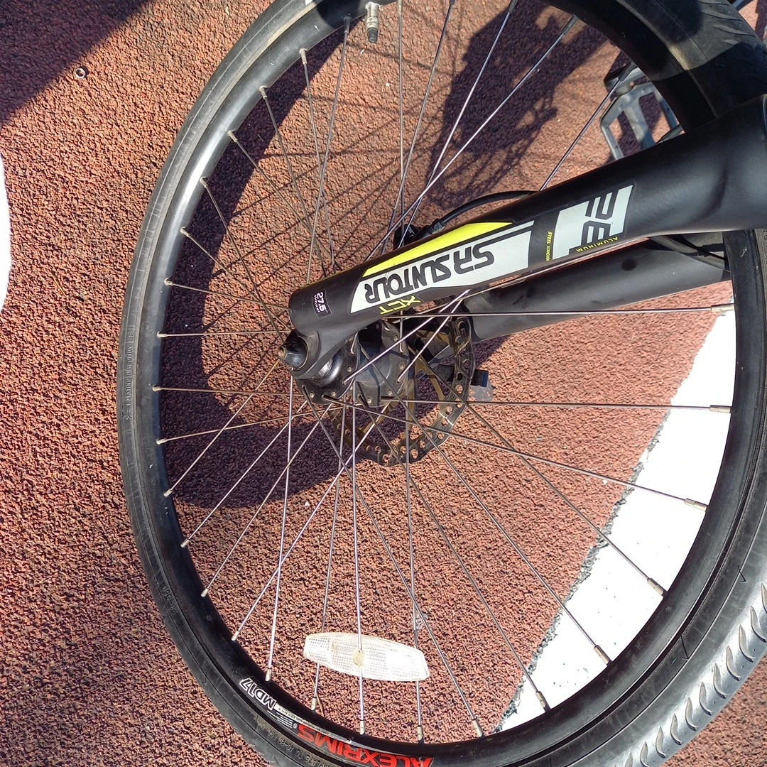 GAIANT 　マウンテンバイク　27.5インチの写真3枚目